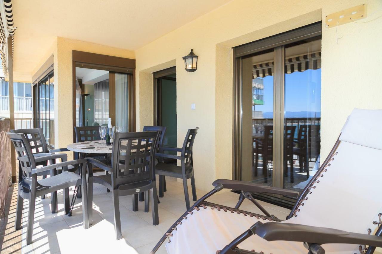 Uhc Acantilados Family Apartments ซาลอว์ ภายนอก รูปภาพ
