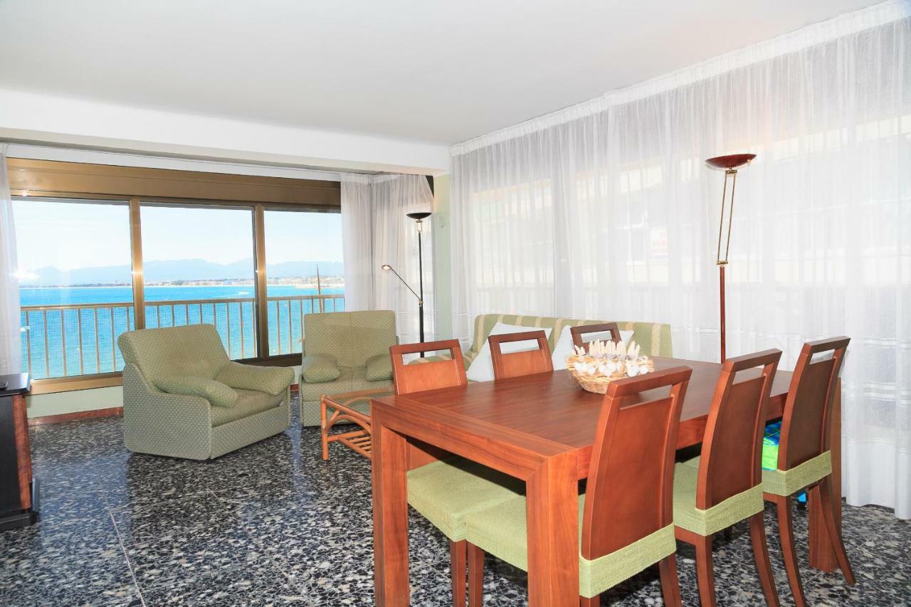 Uhc Acantilados Family Apartments ซาลอว์ ภายนอก รูปภาพ